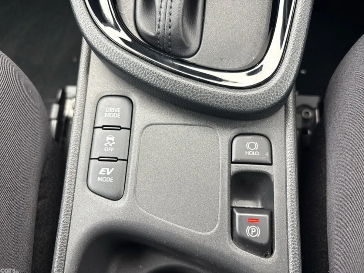 Toyota Yaris Cross SUV, Petrol Hybrid, 2026, Grey