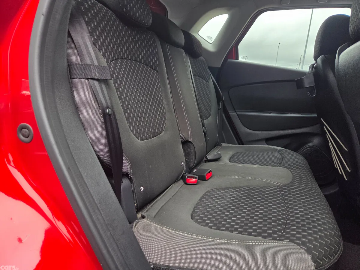 Renault Captur Hatchback, Petrol, 2018, Red
