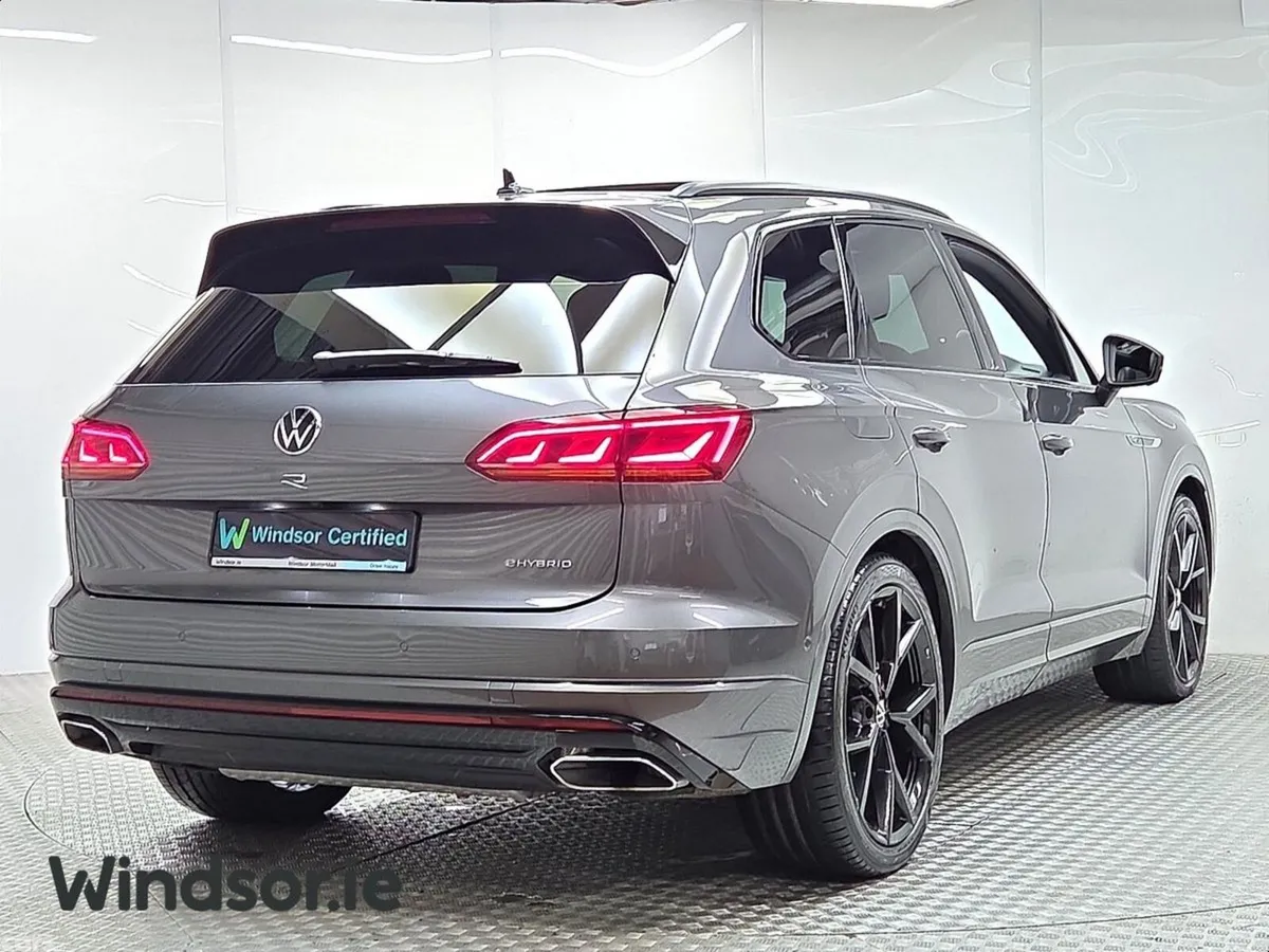 Volkswagen Touareg SUV, Petrol Plug-in Hybrid, 2023, Grey