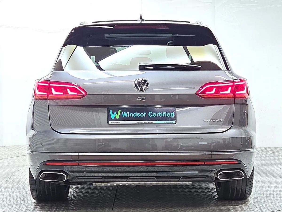 Volkswagen Touareg SUV, Petrol Plug-in Hybrid, 2023, Grey
