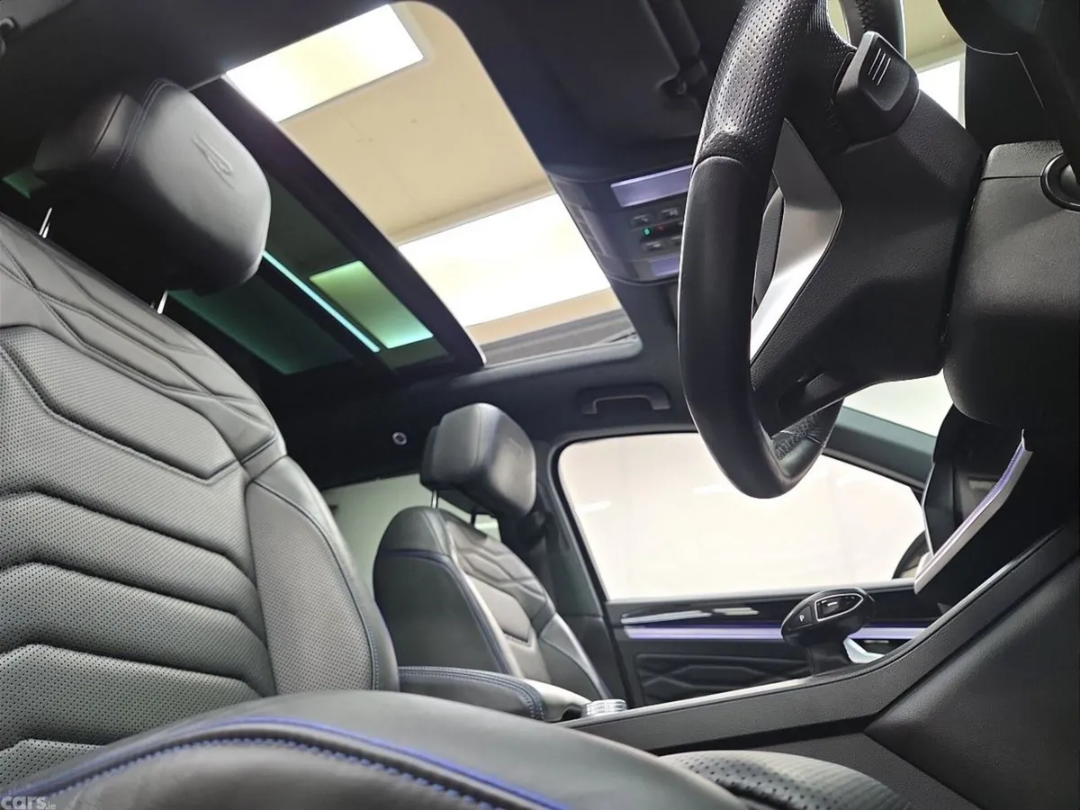 Volkswagen Touareg SUV, Petrol Plug-in Hybrid, 2023, Grey