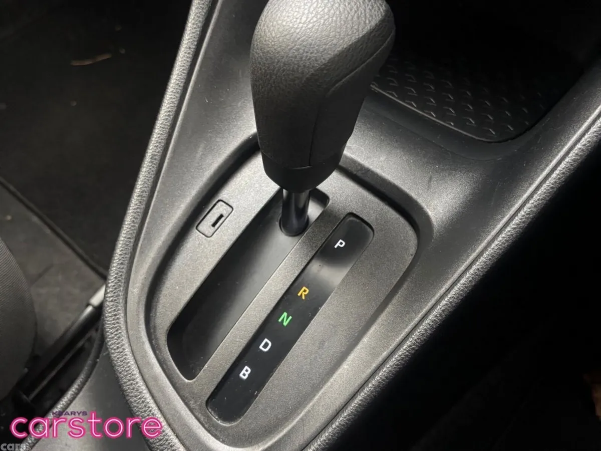 Toyota Yaris Hatchback, Petrol Hybrid, 2021, Silver