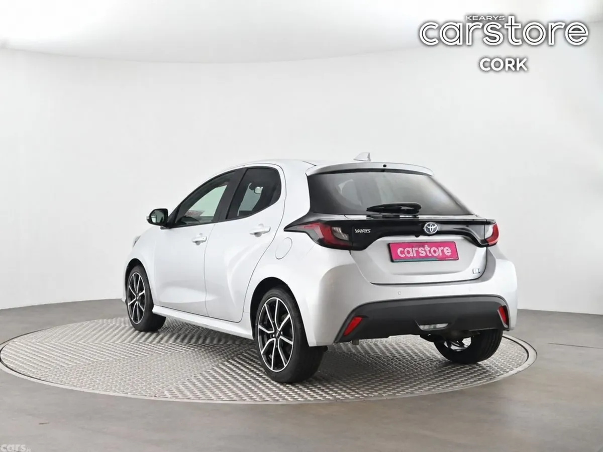 Toyota Yaris Hatchback, Petrol Hybrid, 2021, Silver