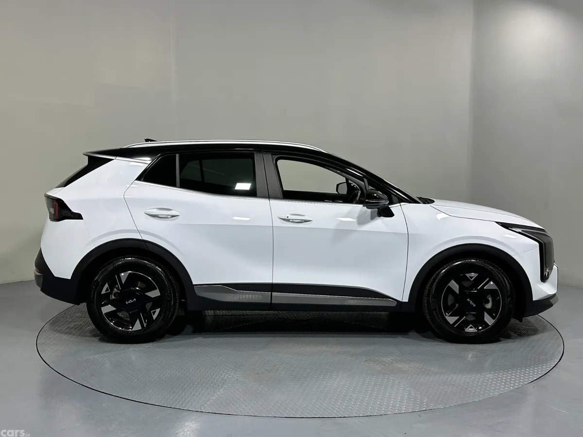 Kia Sportage SUV, Diesel Hybrid, 2026, White