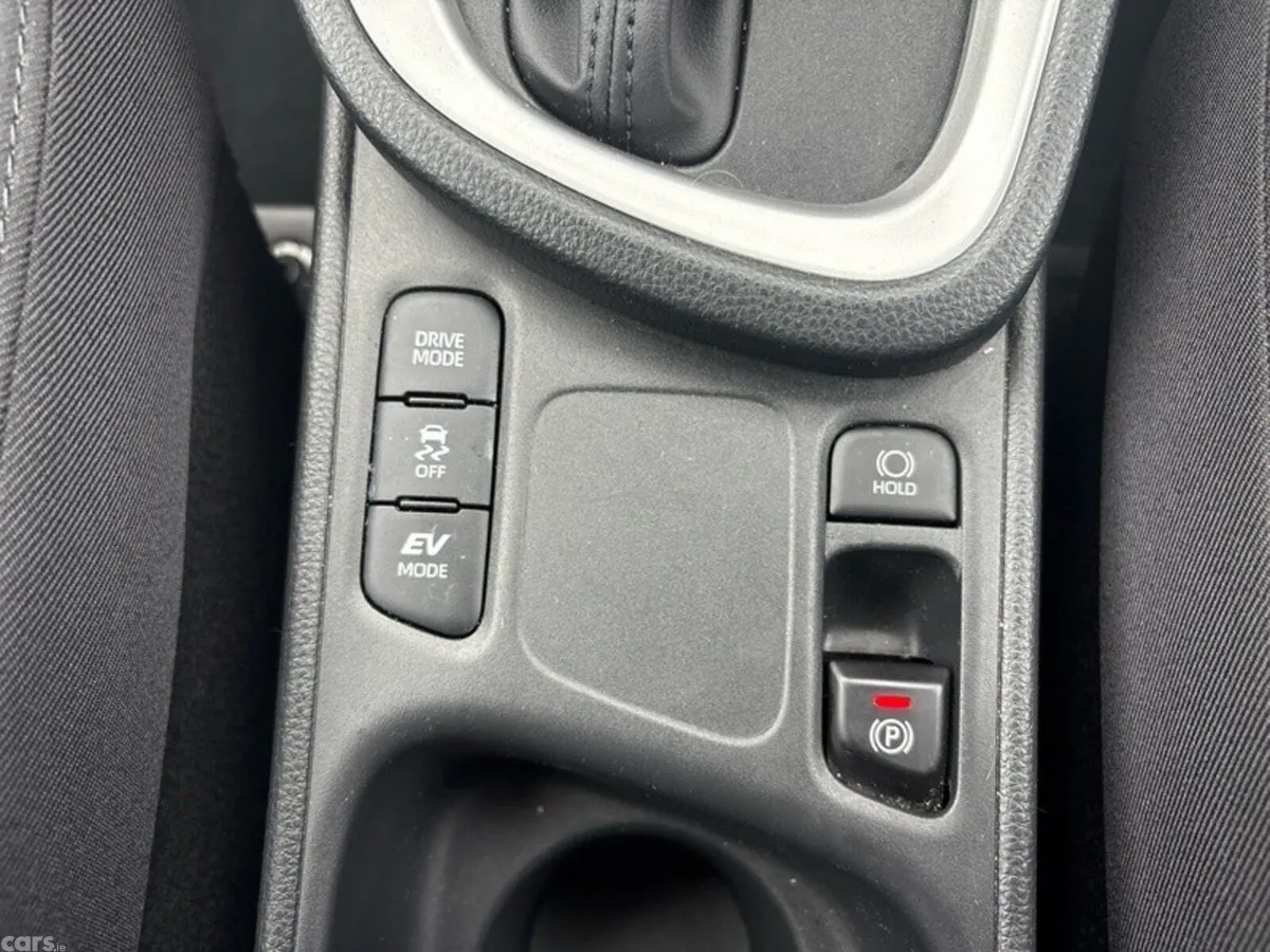 Toyota Yaris Cross Hatchback, Petrol Hybrid, 2026, Grey