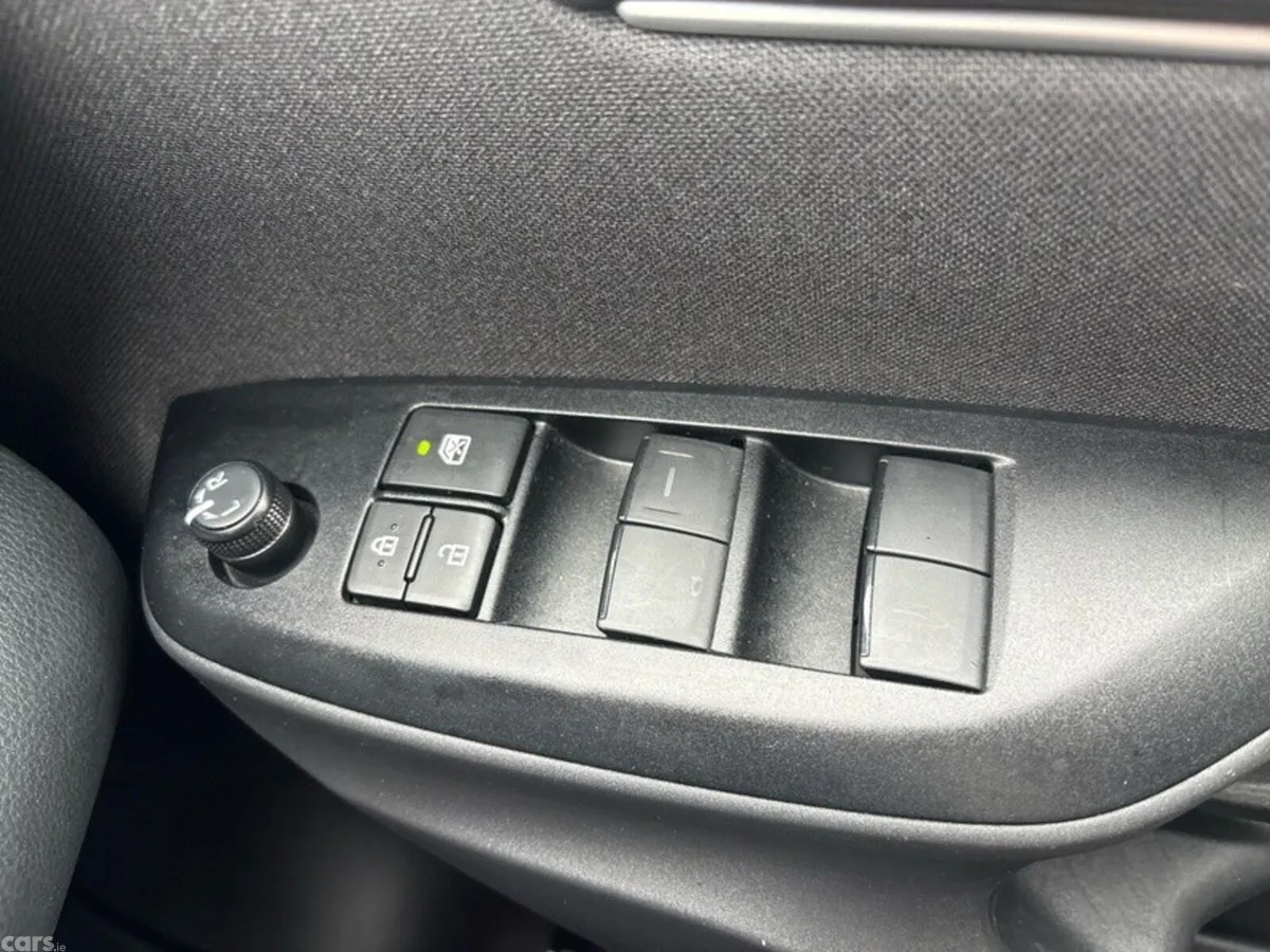 Toyota Yaris Cross Hatchback, Petrol Hybrid, 2026, Grey