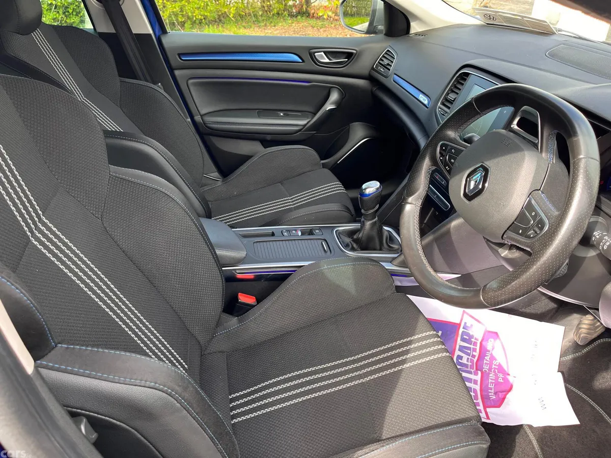 Renault Megane Hatchback, Petrol, 2019, Blue
