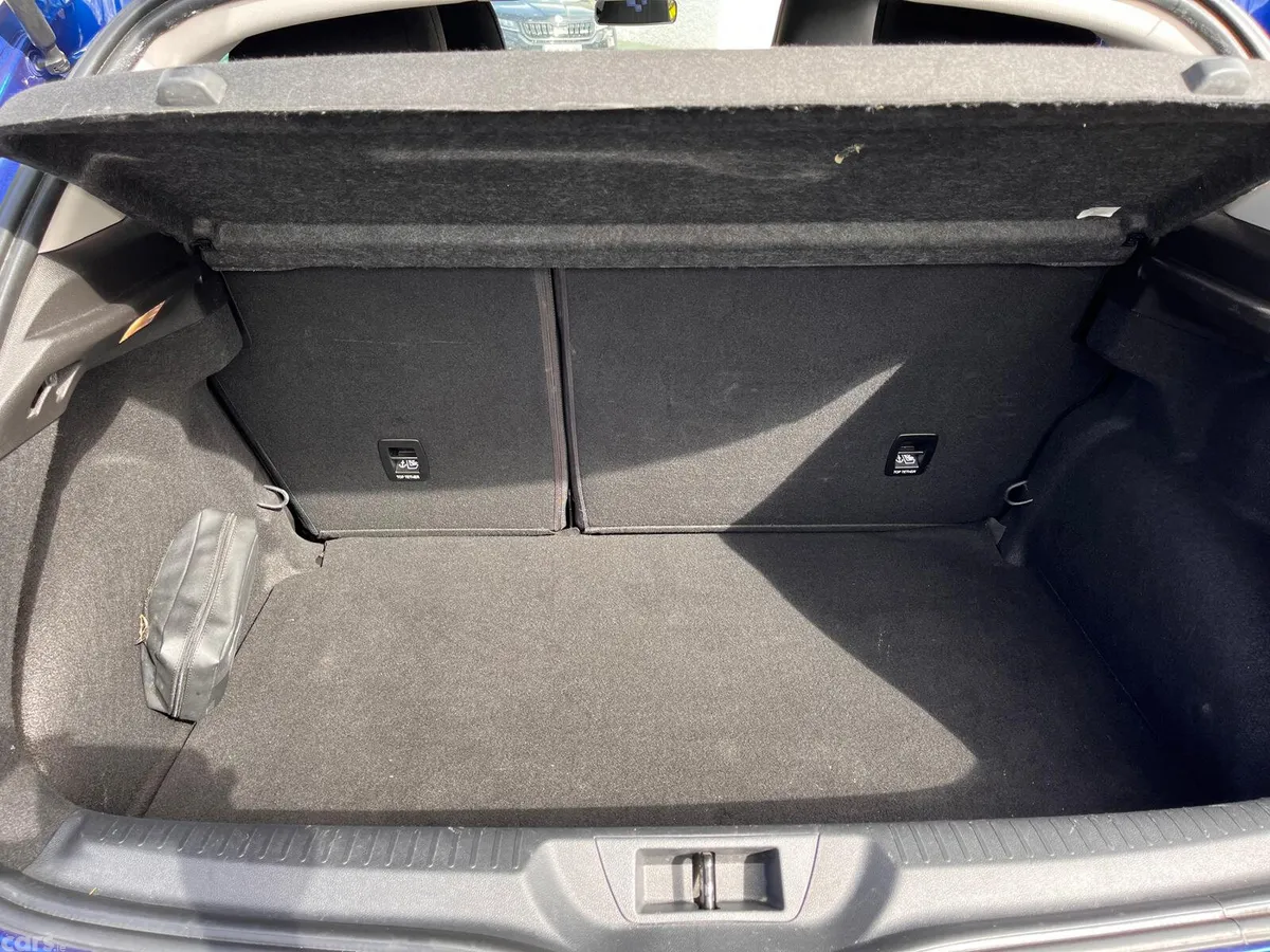 Renault Megane Hatchback, Petrol, 2019, Blue