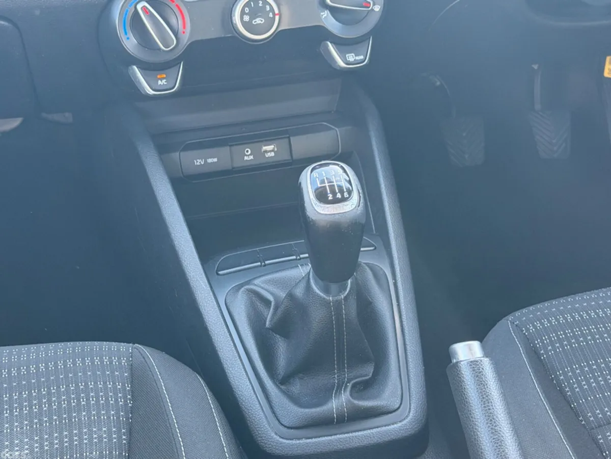 Kia Stonic SUV, Petrol, 2018, Grey