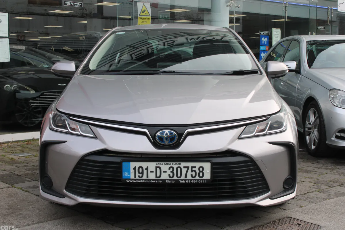 Toyota Corolla Saloon, Petrol Hybrid, 2019, Grey