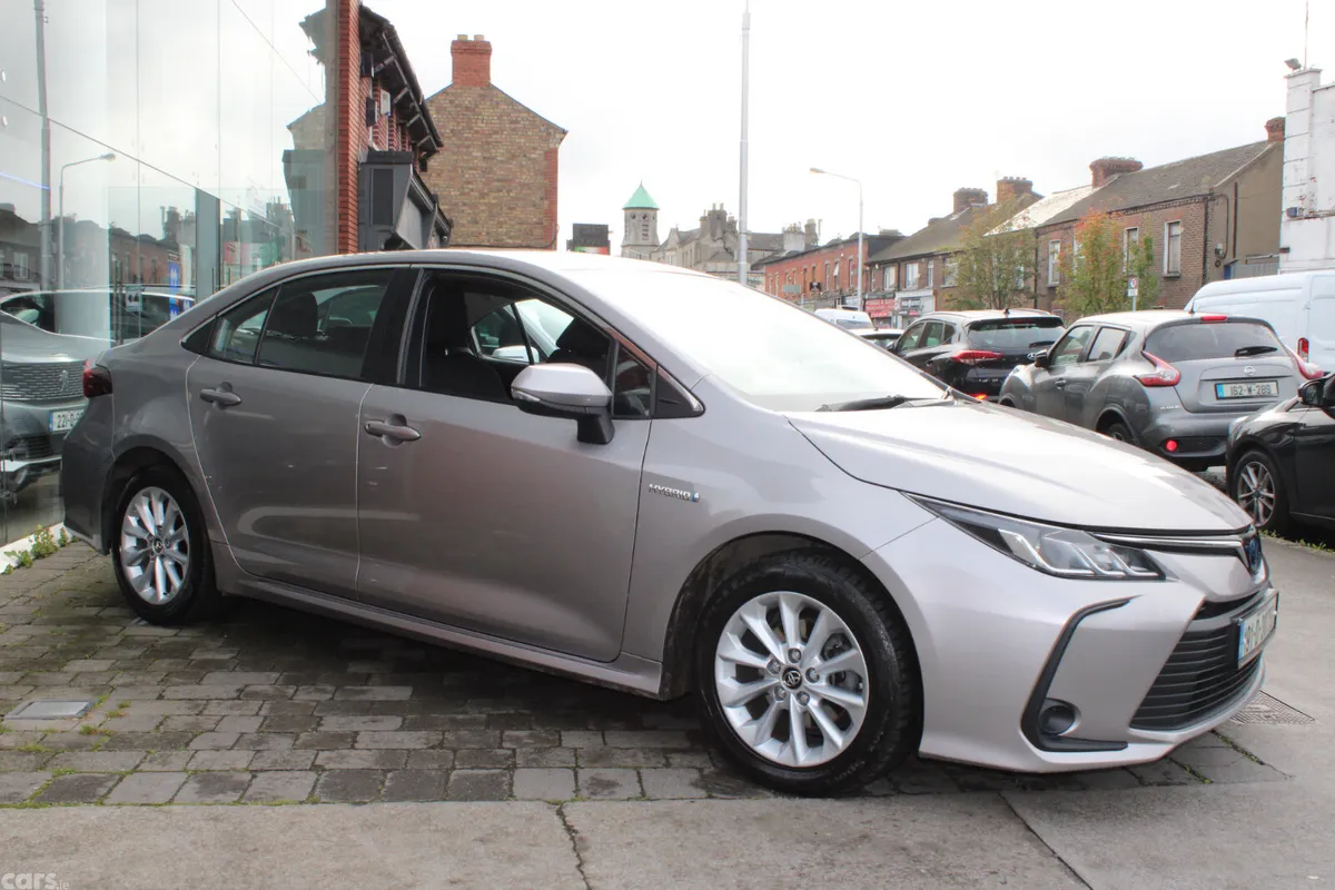 Toyota Corolla Saloon, Petrol Hybrid, 2019, Grey