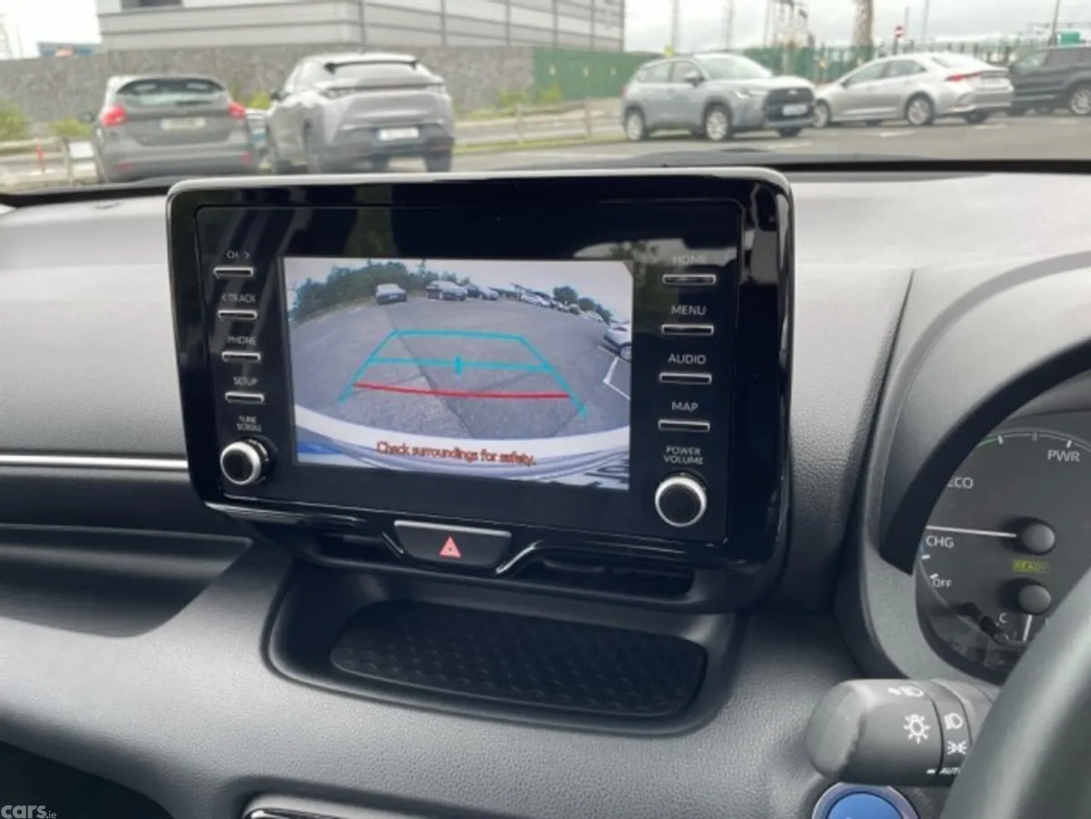 Toyota Yaris Hatchback, Petrol Hybrid, 2023, Silver