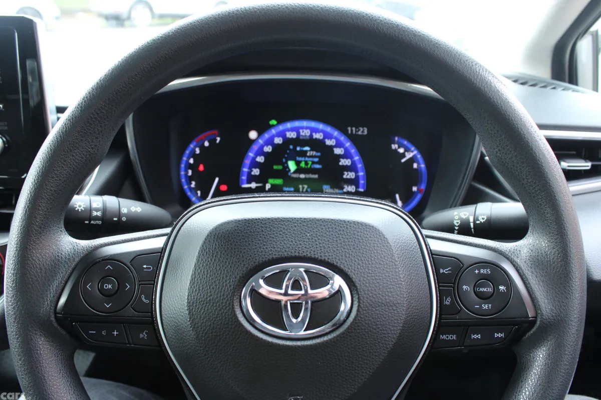 Toyota Corolla Saloon, Petrol Hybrid, 2019, Grey