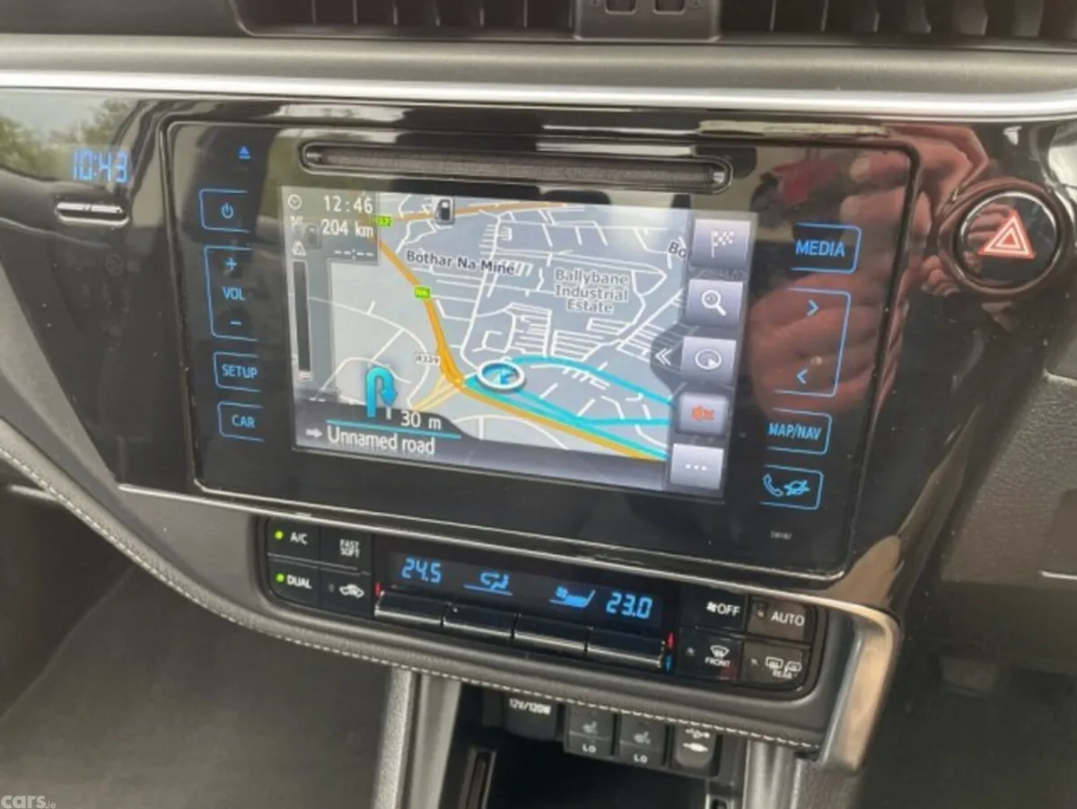 Toyota Corolla Saloon, Petrol, 2018, Grey