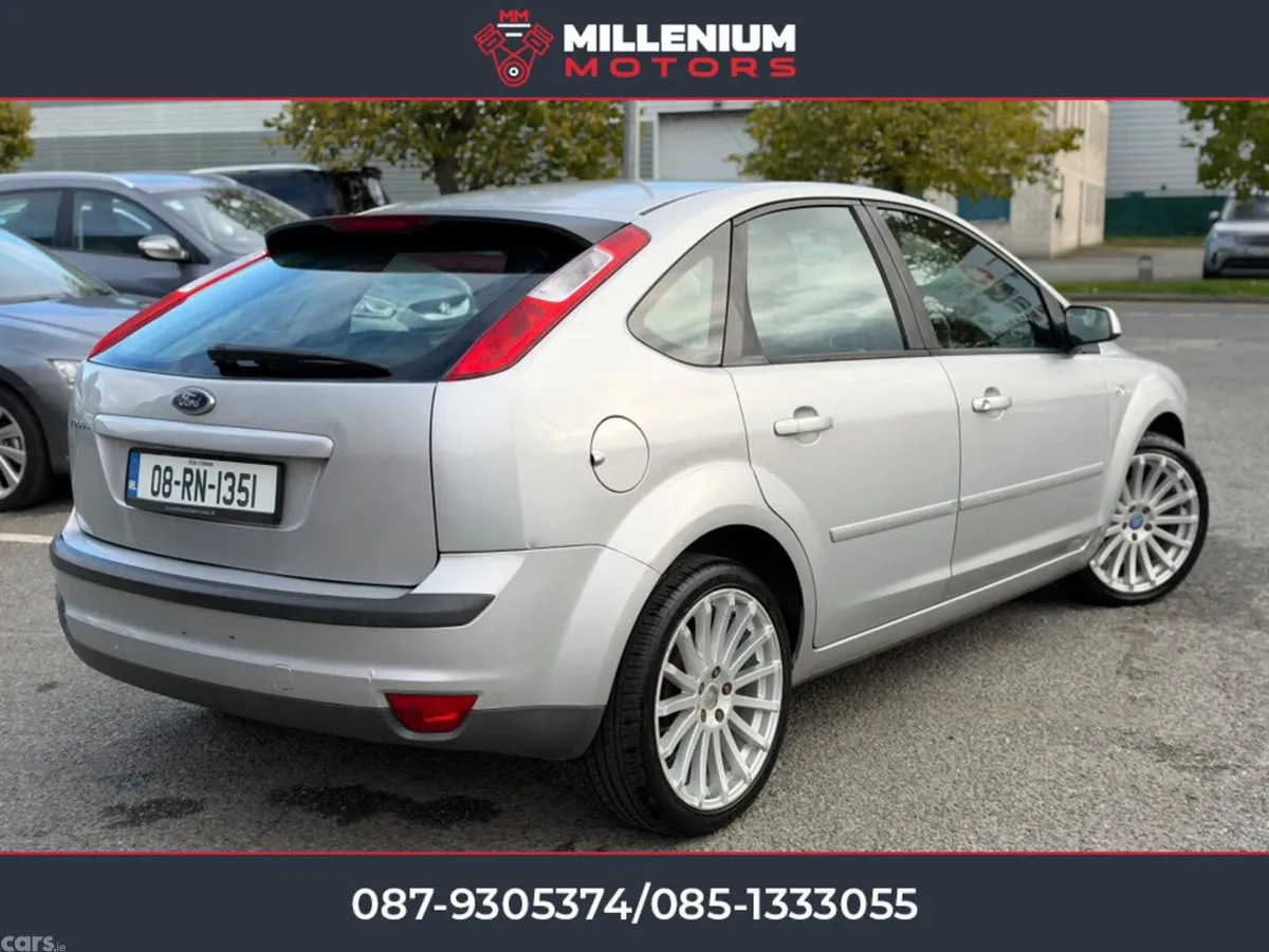 Ford Focus Hatchback, Petrol, 2008, Silver