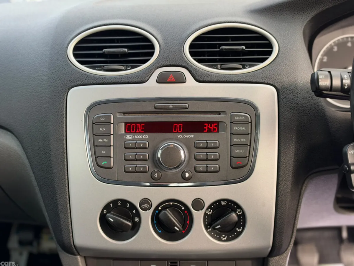 Ford Focus Hatchback, Petrol, 2008, Silver