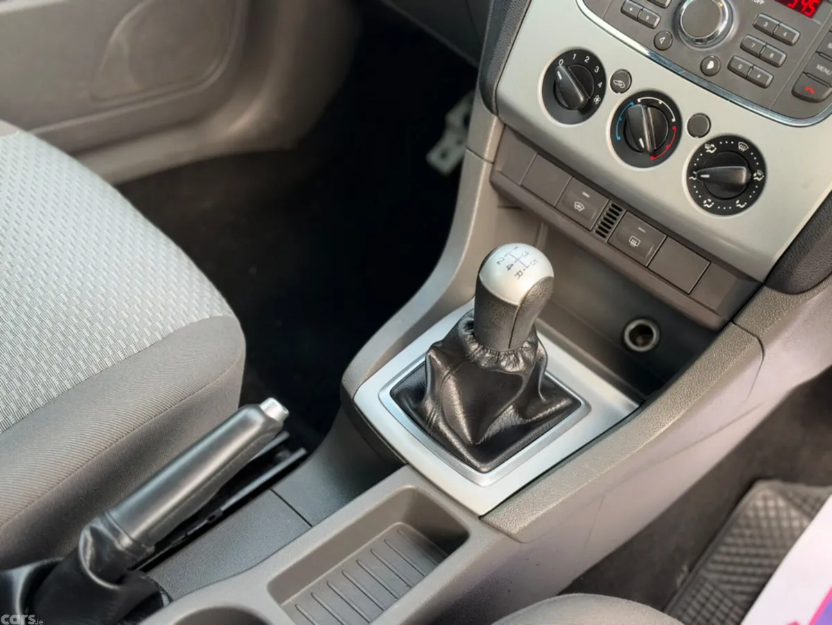 Ford Focus Hatchback, Petrol, 2008, Silver