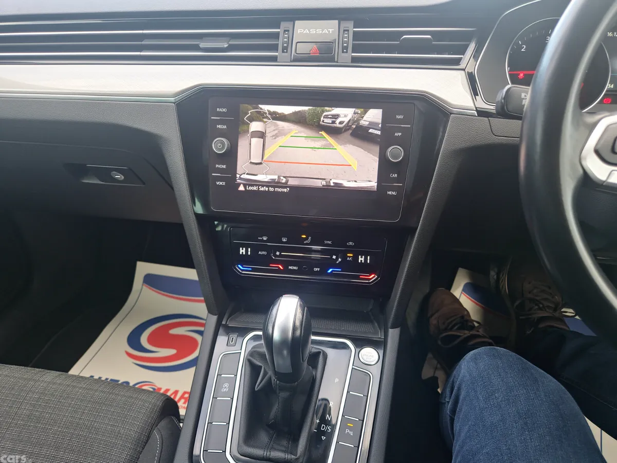 Volkswagen Passat Estate, Diesel, 2022, Grey