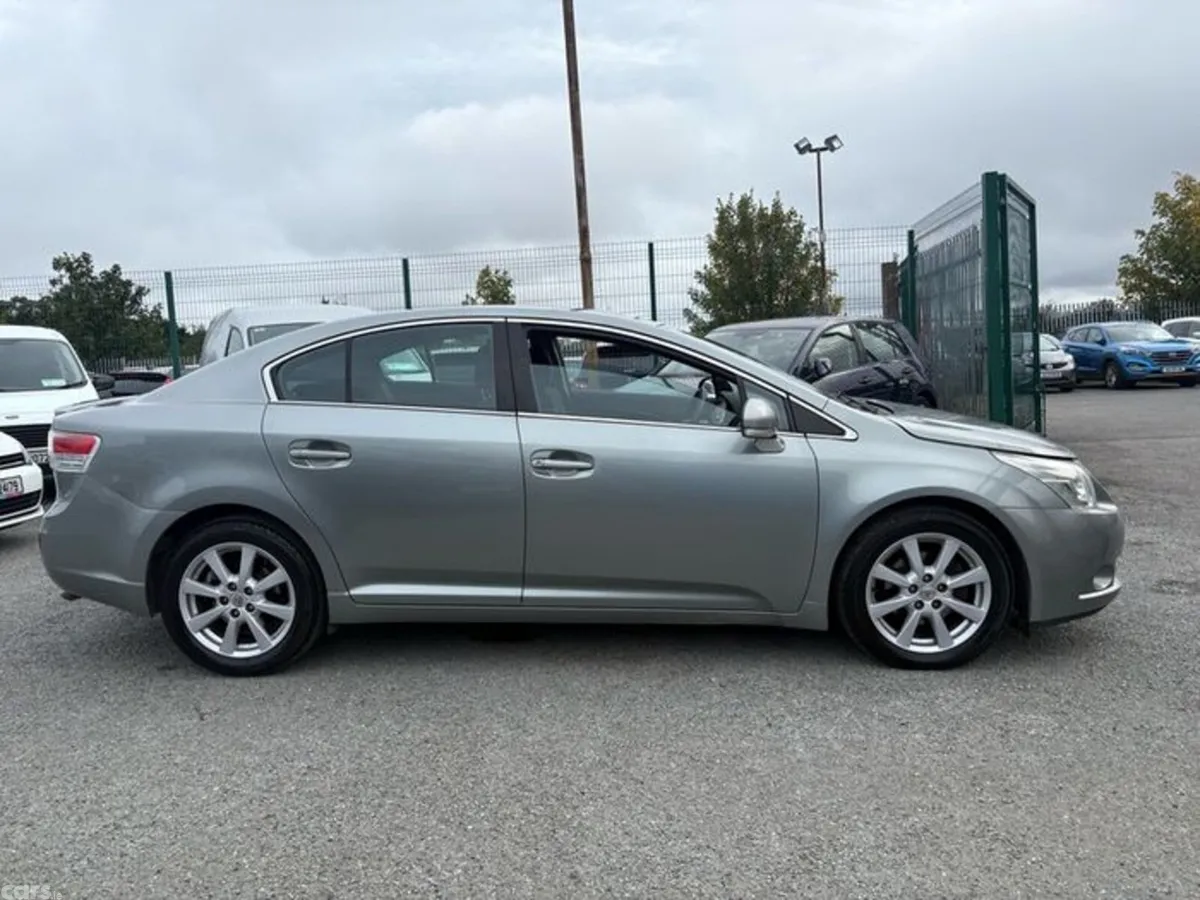 Toyota Avensis Saloon, Diesel, 2011, Grey