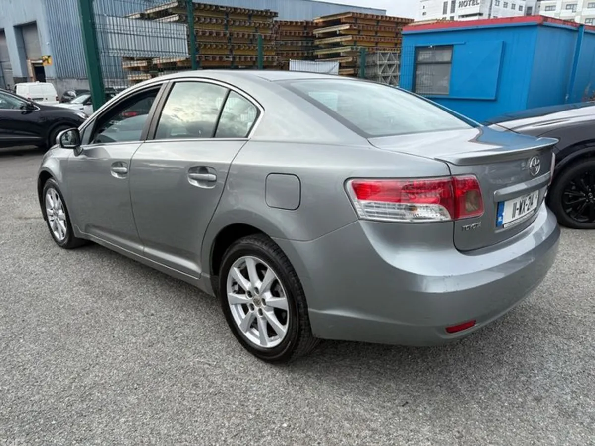 Toyota Avensis Saloon, Diesel, 2011, Grey