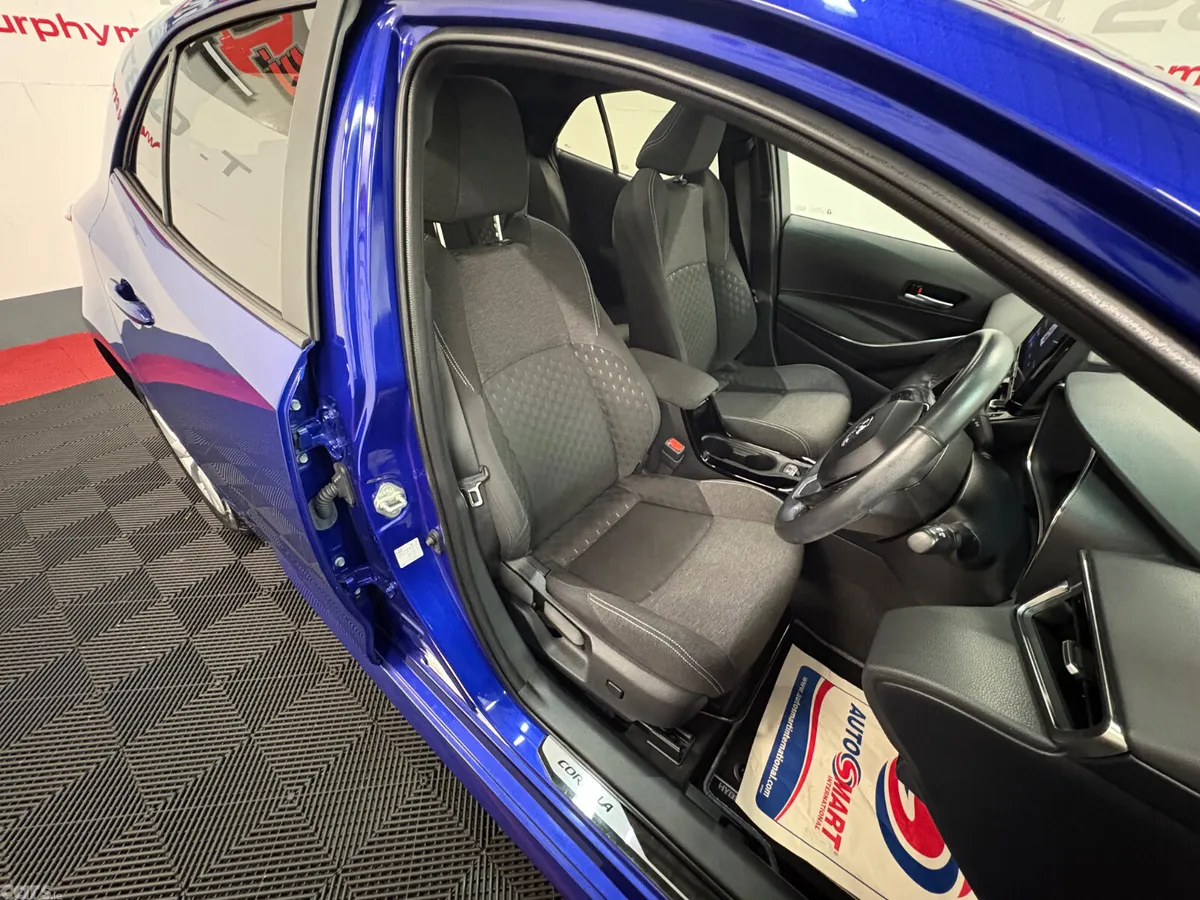 Toyota Corolla Hatchback, Petrol Hybrid, 2023, Blue