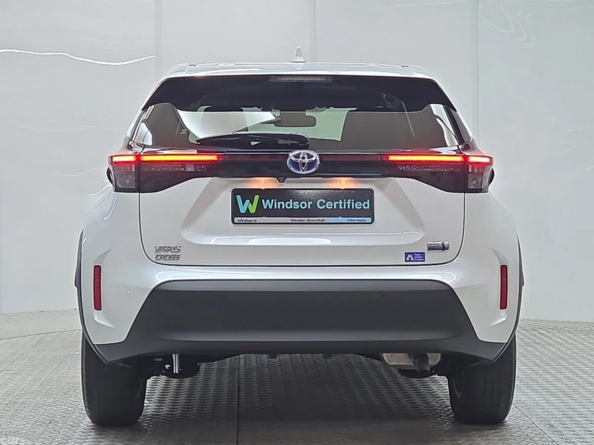 Toyota Yaris Cross SUV, Petrol Hybrid, 2023, White