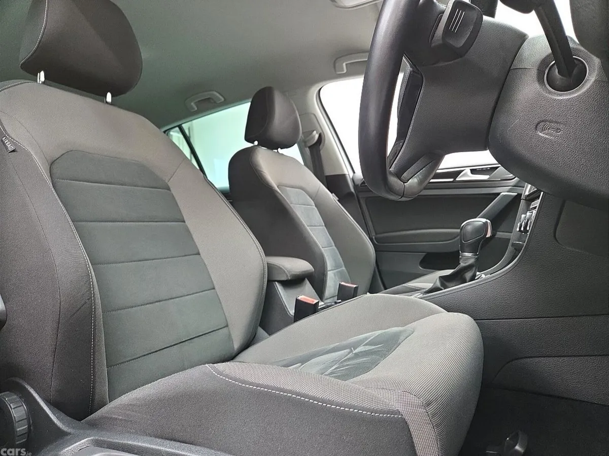 Volkswagen Golf Hatchback, Petrol, 2019, White