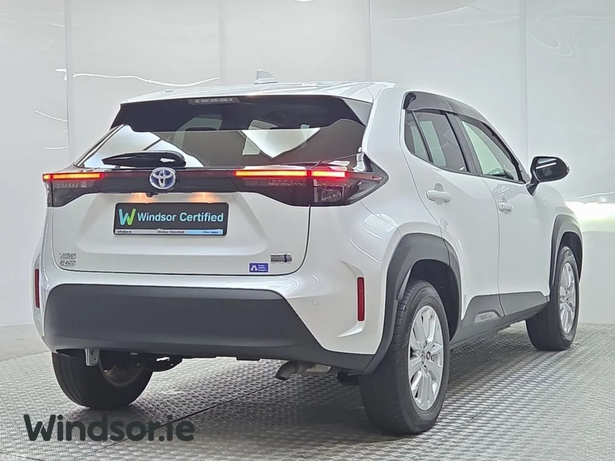Toyota Yaris Cross SUV, Petrol Hybrid, 2023, White