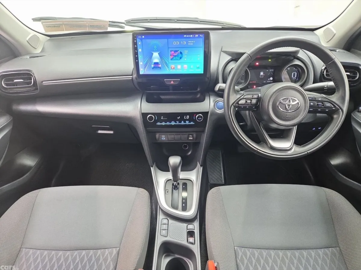 Toyota Yaris Cross SUV, Petrol Hybrid, 2023, White