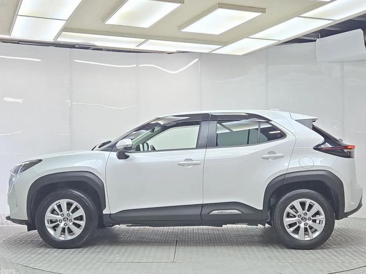 Toyota Yaris Cross SUV, Petrol Hybrid, 2023, White