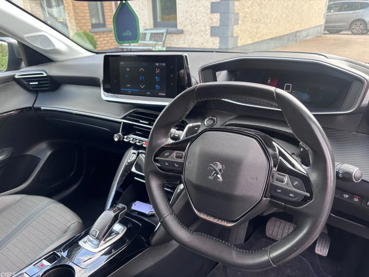 Peugeot 208 Hatchback, Petrol, 2021, Grey