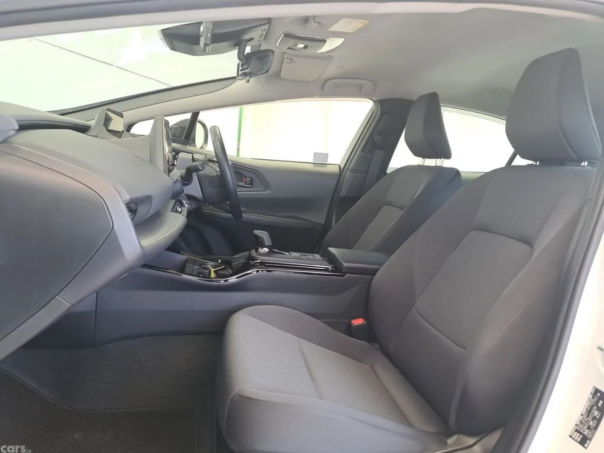 Toyota Prius Hatchback, Petrol Hybrid, 2023, White