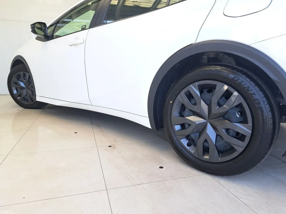 Toyota Prius Hatchback, Petrol Hybrid, 2023, White