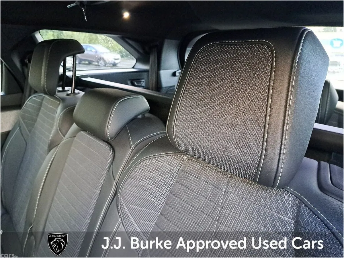 Peugeot 5008 SUV, Petrol Hybrid, 2026, Black