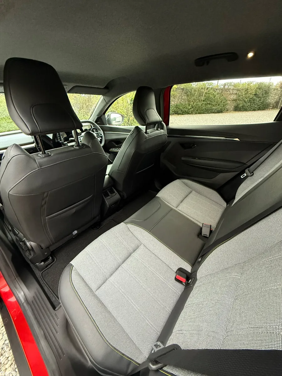 Renault Scenic MPV, Electric, 2024, Red