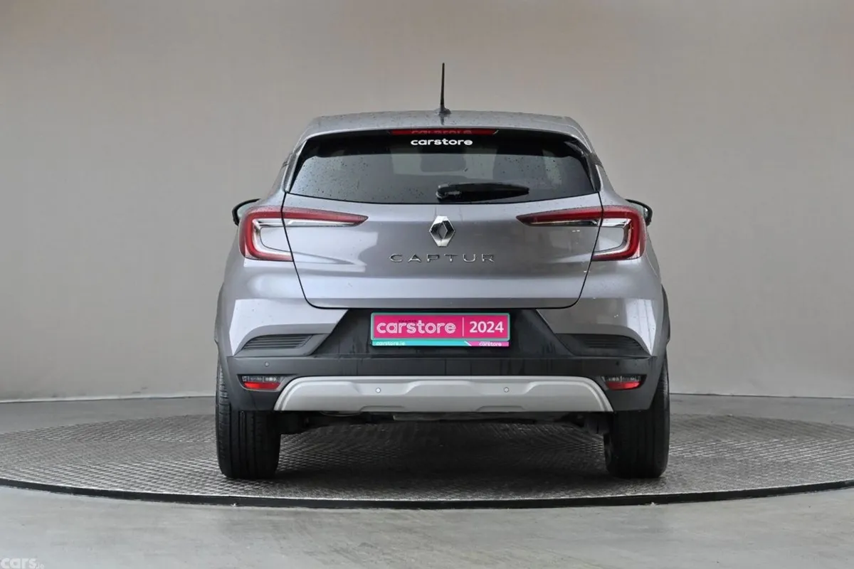 Renault Captur SUV, Petrol, 2024, Grey