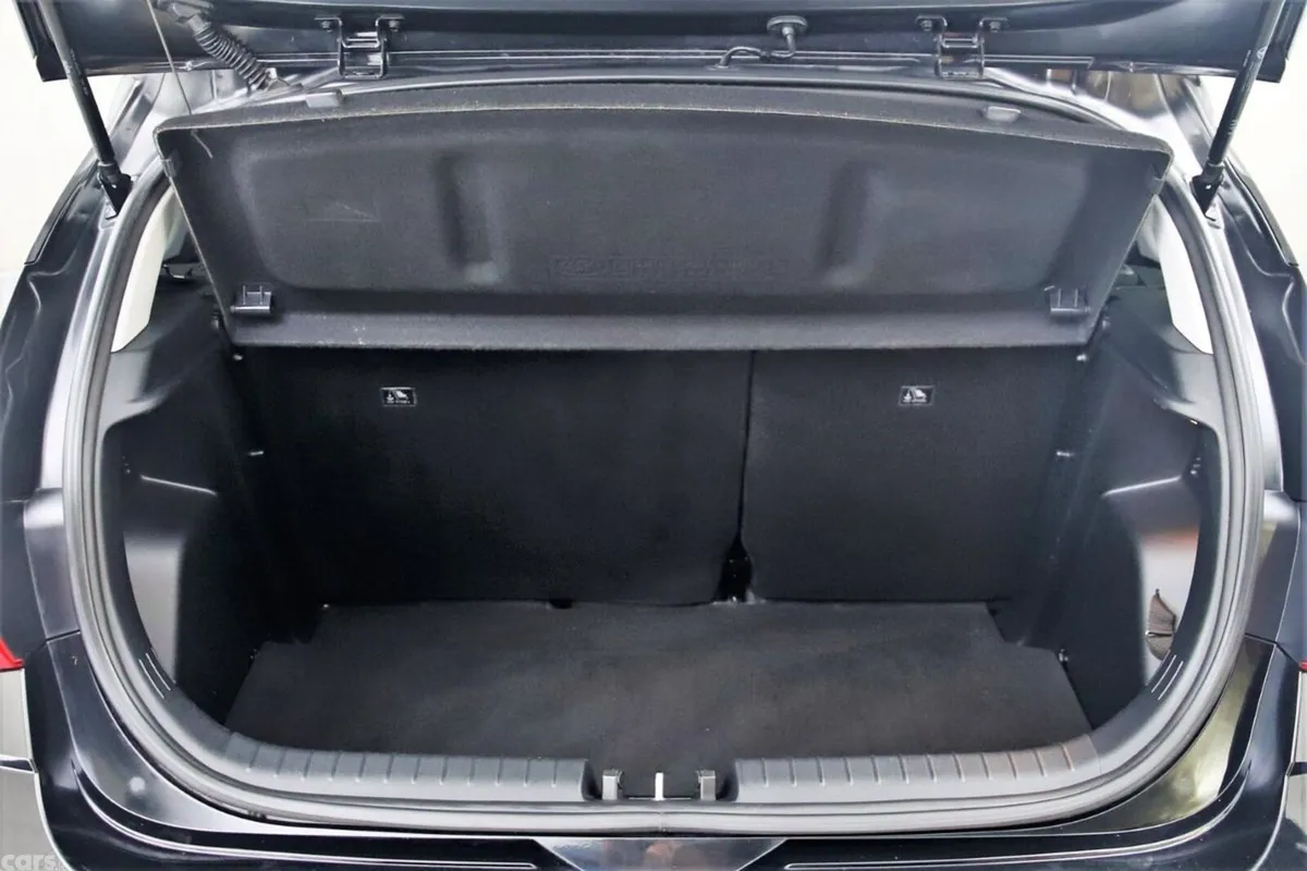 Hyundai i20 Hatchback, Petrol, 2024, Black