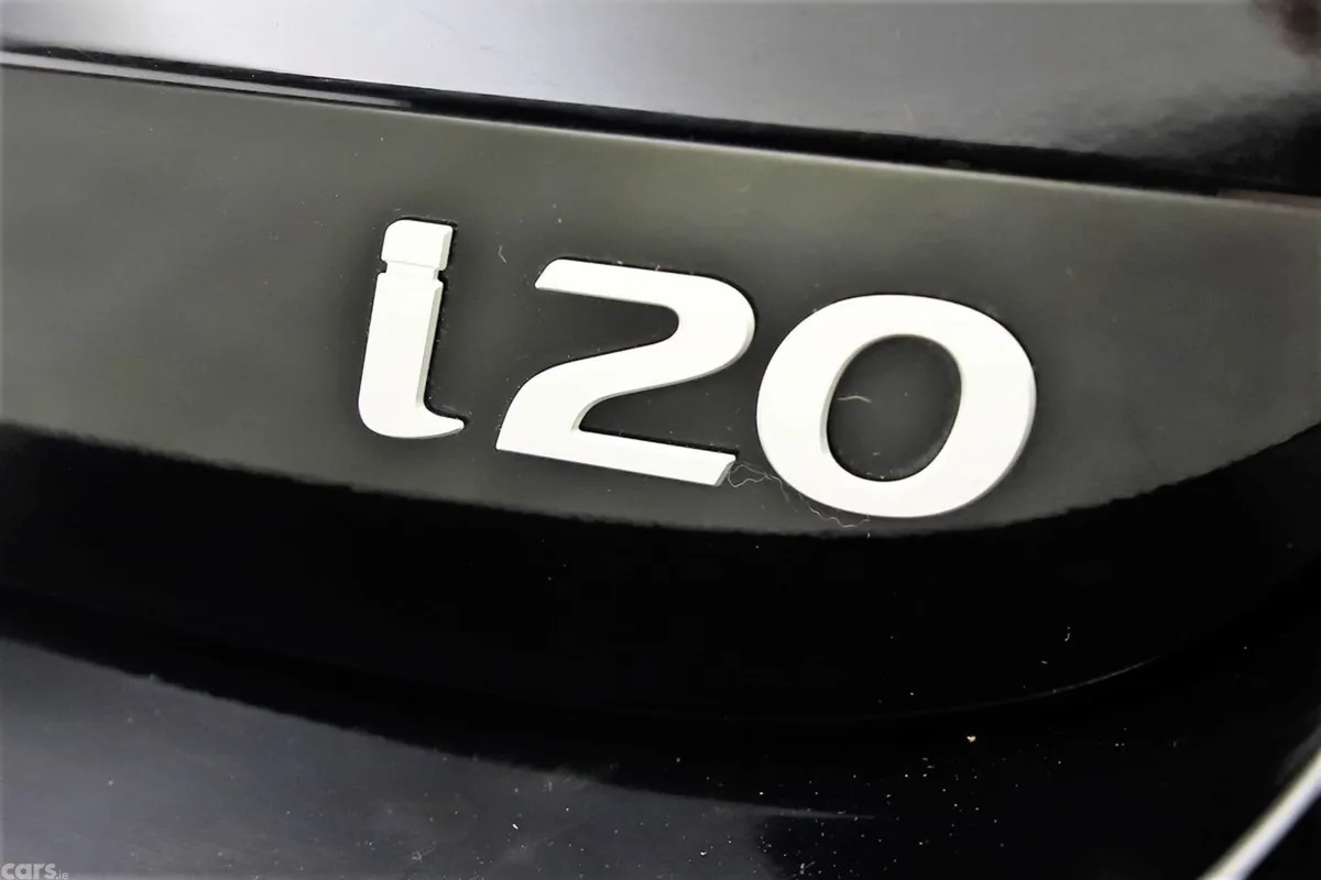 Hyundai i20 Hatchback, Petrol, 2024, Black