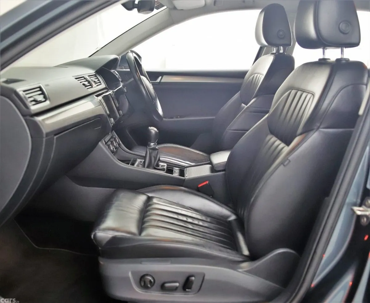 Skoda Superb Saloon, Diesel, 2017, Grey