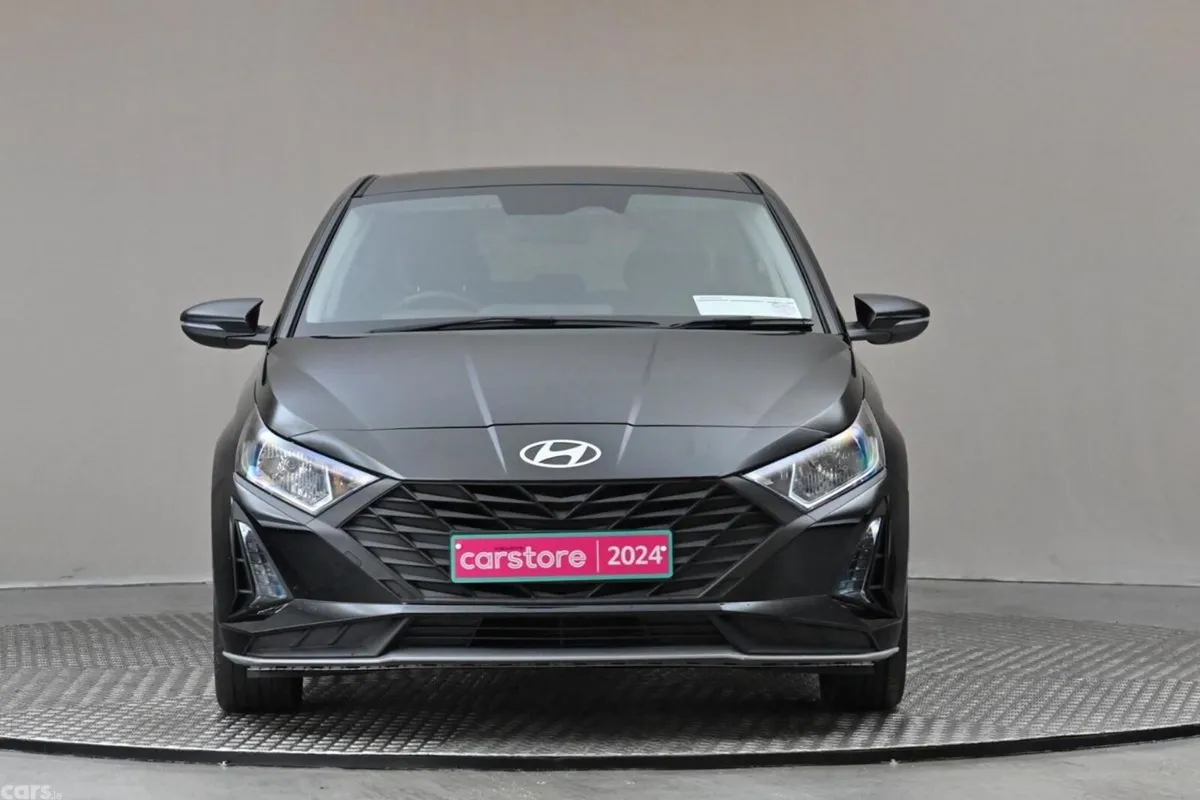Hyundai i20 Hatchback, Petrol, 2024, Black