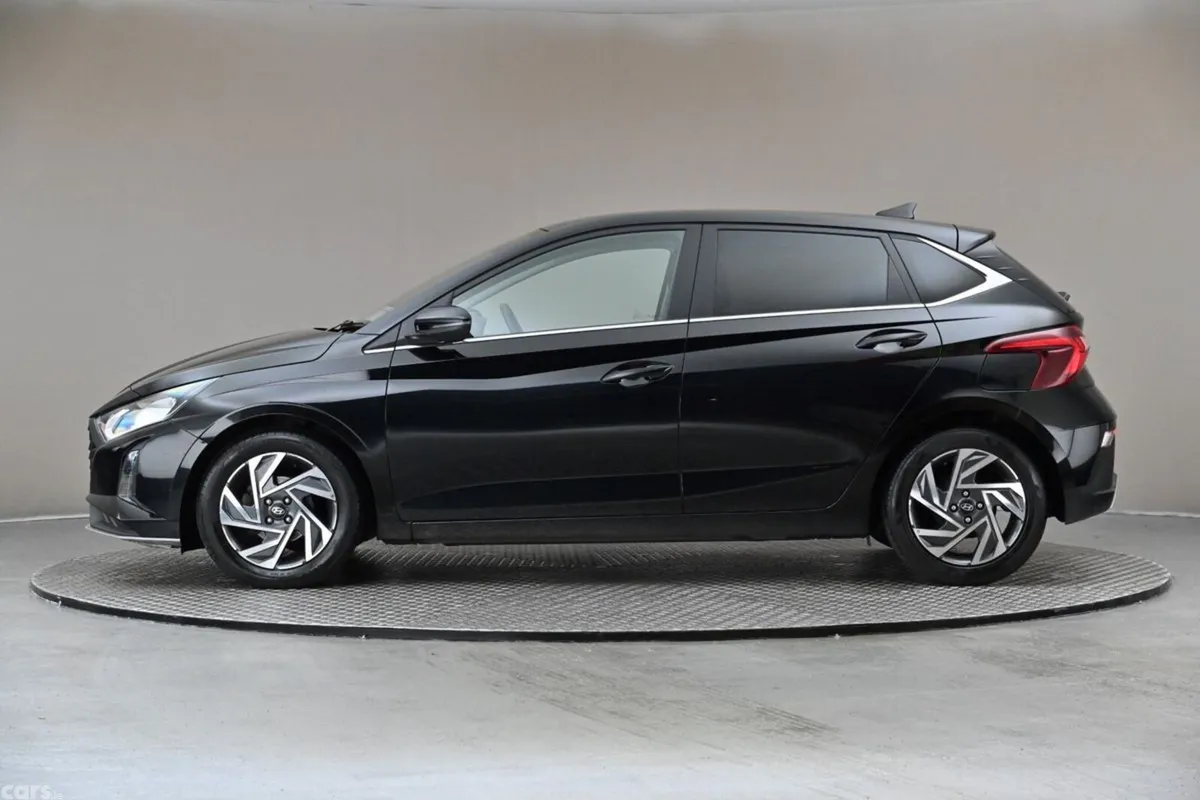 Hyundai i20 Hatchback, Petrol, 2024, Black