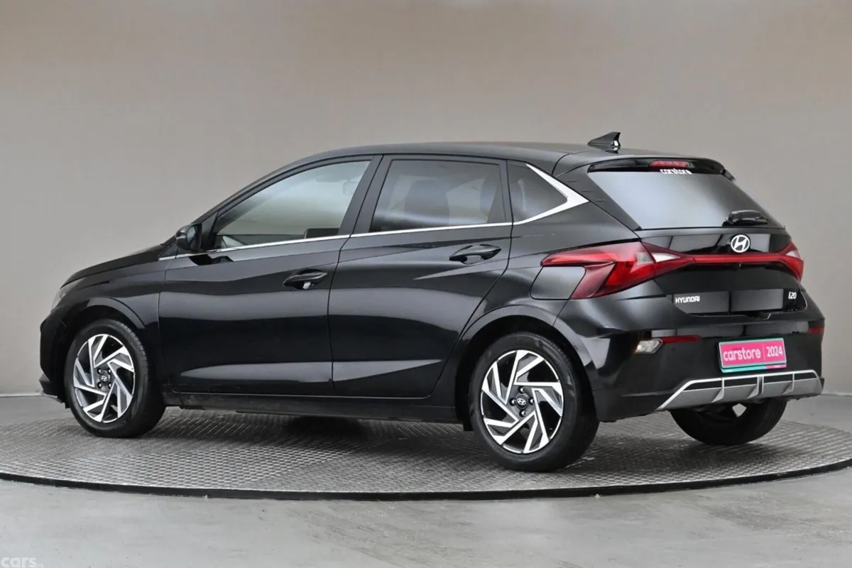 Hyundai i20 Hatchback, Petrol, 2024, Black