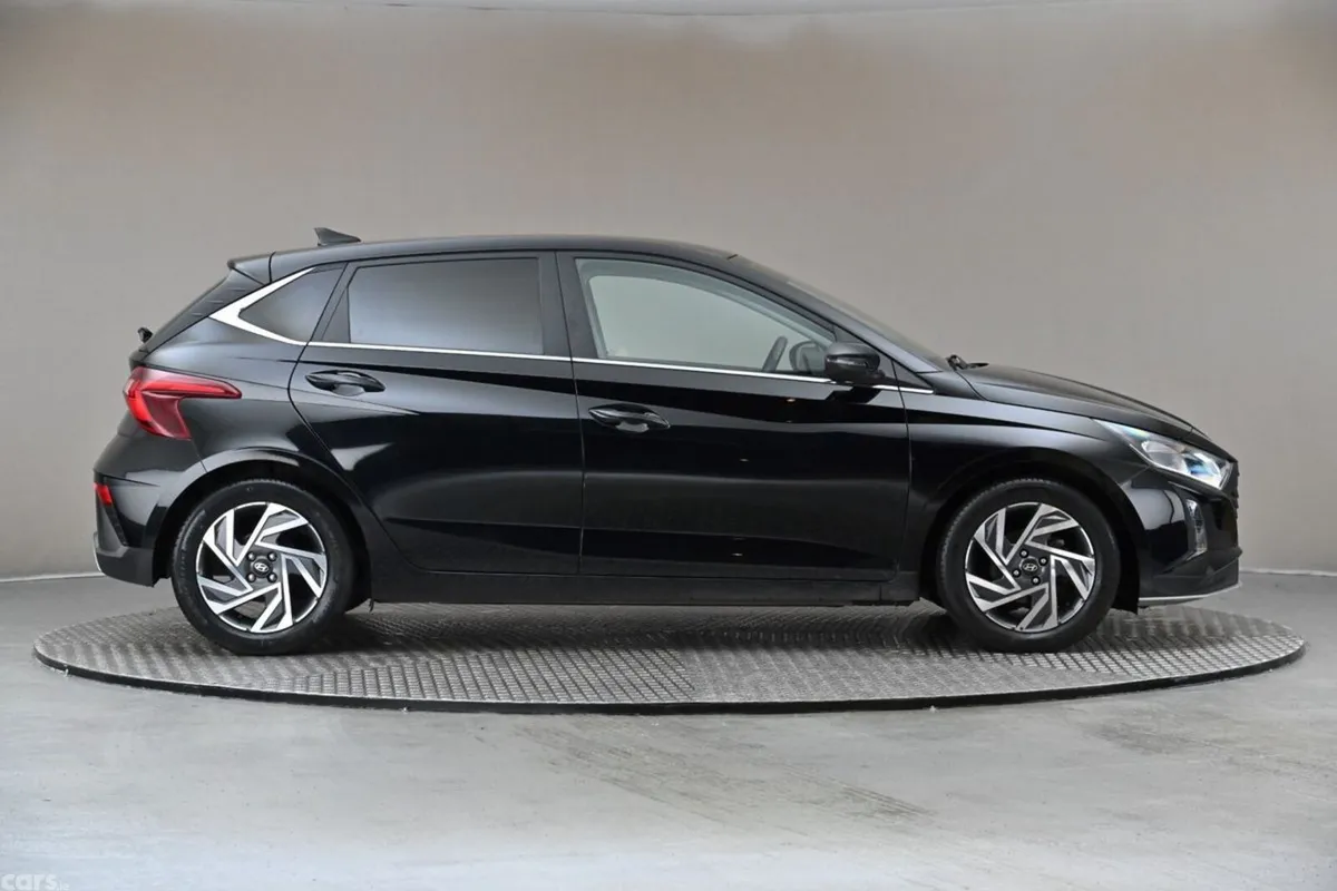 Hyundai i20 Hatchback, Petrol, 2024, Black