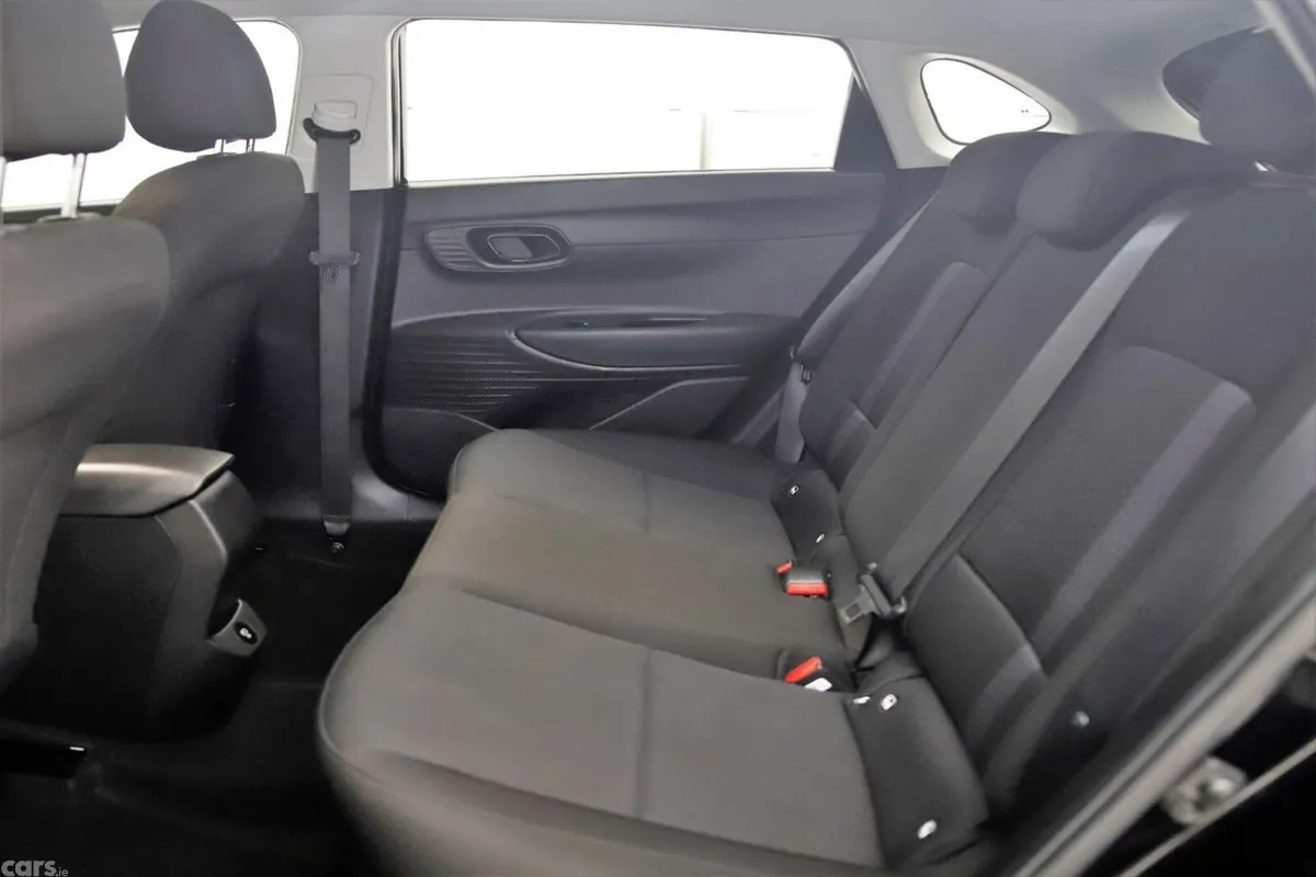 Hyundai i20 Hatchback, Petrol, 2024, Black