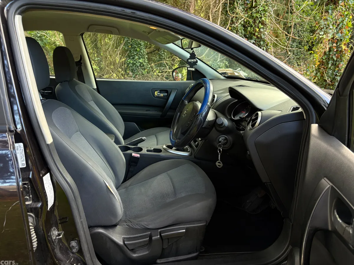 Nissan Qashqai Hatchback, Diesel, 2010, Black