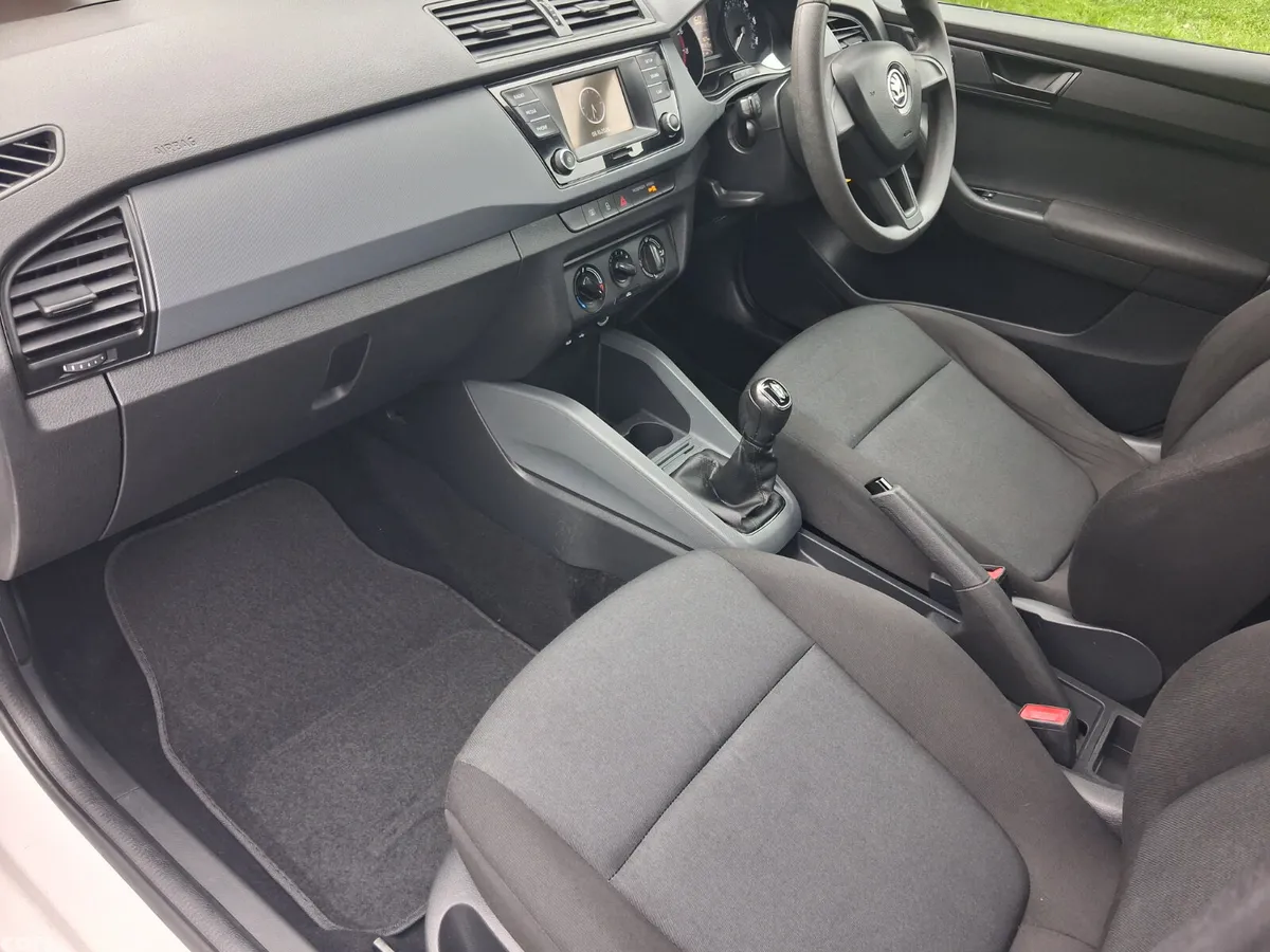 Skoda Fabia Hatchback, Petrol, 2017, White