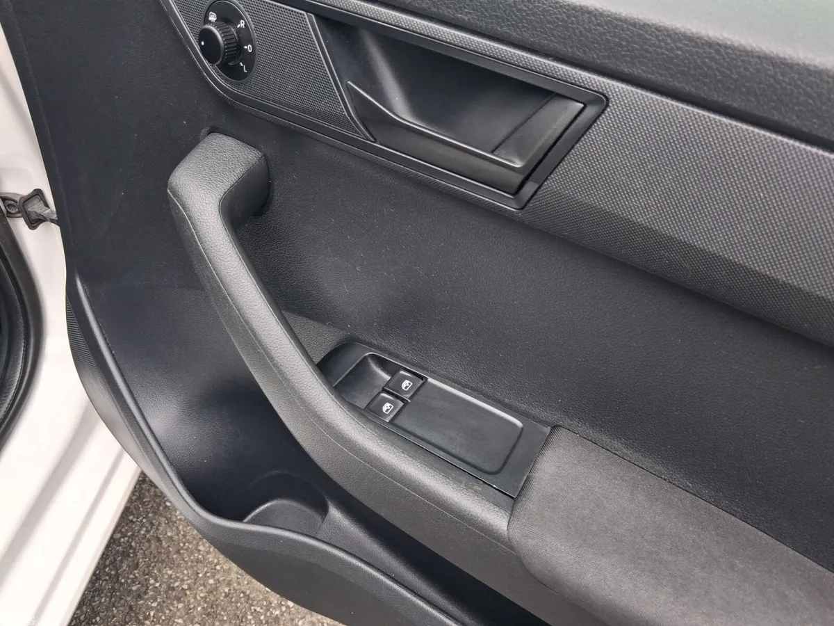 Skoda Fabia Hatchback, Petrol, 2017, White