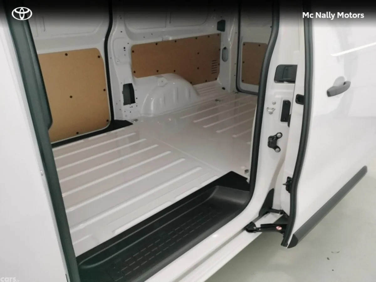 Toyota Proace Van, Electric, 2026, White