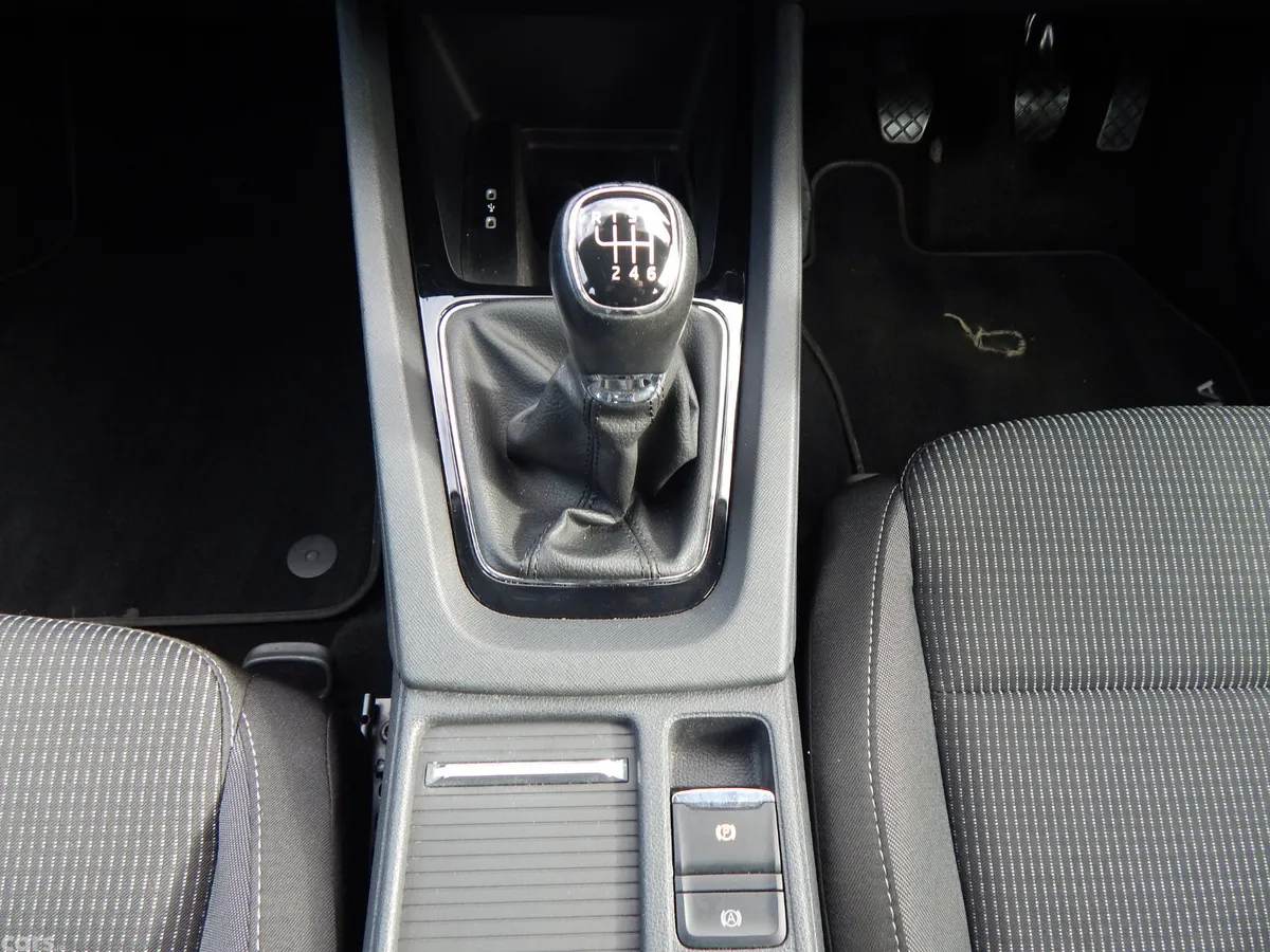 Skoda Octavia Saloon, Diesel, 2022, Blue