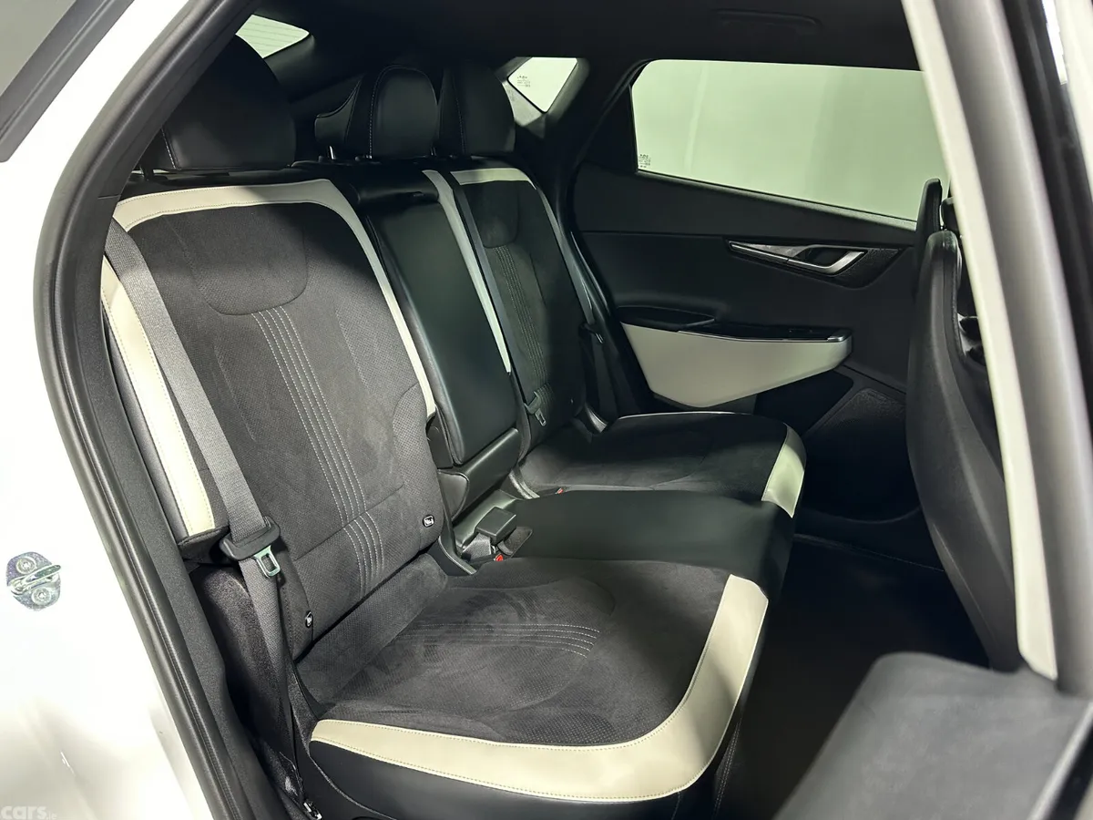 Kia EV6 Hatchback, Electric, 2024, White